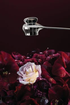 Alessi Kerzenlöscher Bzzz -Innendekorationen 0002 MW homefragrance summer new A4 3500pxl