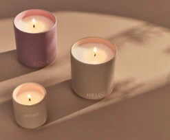 Design Letters Duftkerze, Groß, Beige -Innendekorationen 10107001LAVENLOVE lifestyle
