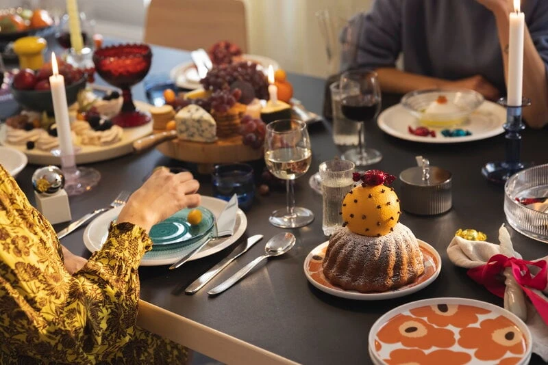 Hay Flare Kerzenhalter, Mittel, Hellblau Mit Rotem Rand 6 Hay Flare Kerzenhalter, Mittel, Hellblau Mit Rotem Rand – Bild 4