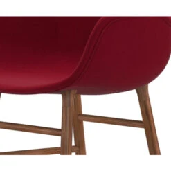 Normann Copenhagen Normann Form Walnut Lehnstuhl Textil-gepolstert Fame - H 80 X B 56 X T 52 Cm - Red 64089 -Innendekorationen 331069 big 3