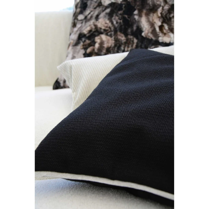 Rohleder Home Collection Essentials Ocean Uni Kissen Mit Füllung - 45x45 Cm - Ebony 7 Rohleder Home Collection Essentials Ocean Uni Kissen Mit Füllung - 45x45 Cm - Ebony – Bild 5