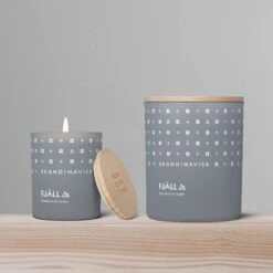 Skandinavisk Fjäll Duftkerze Mit Deckel, Groß 11 Skandinavisk Fjäll Duftkerze Mit Deckel, Groß -Innendekorationen 5711868201113 and 5711868202110 1