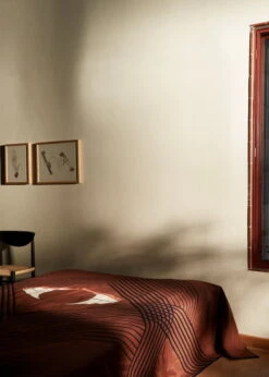 &Tradition The Eye AP9 Tagesdecke, 240 X 260 Cm, Brown Earth 13 &Tradition The Eye AP9 Tagesdecke, 240 X 260 Cm, Brown Earth -Innendekorationen ATD Retail 2021 The Eye AP9 Drawn HM3