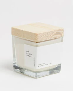 Innendekorationen -Innendekorationen Hetkinen Veggie candle spruce resin square closed