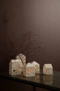 Kähler Urbania Lighthouse Laterne, Town House -Innendekorationen KAH 691064 691094 691088 Urbania Lighthouses five on table 7170