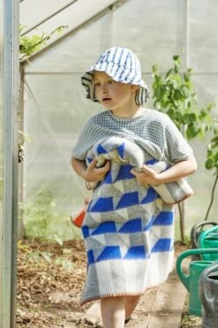 Kvam Überwurf 135 X 200 cm, Blau 13 Kvam Überwurf 135 X 200 cm, Blau -Innendekorationen KVAM 5214 B