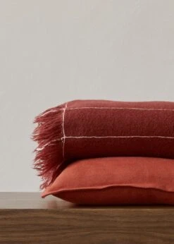 Menu Battus Decke, Sienarot -Innendekorationen MENU Mimoides Pillow Battus Throw 1