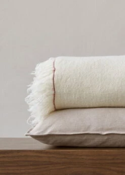 Menu Battus Decke, Elfenbein -Innendekorationen MENU Mimoides Pillow Battus Throw 3