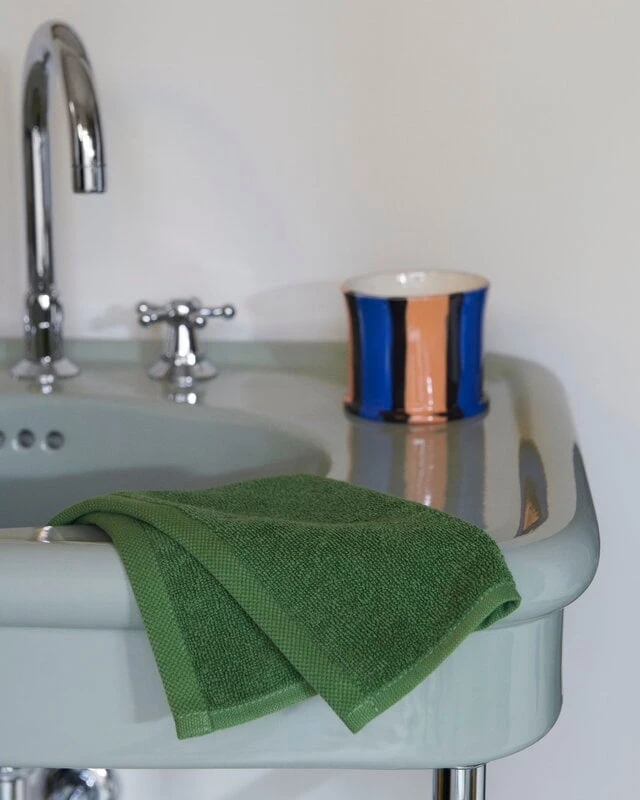 Hay Stripe Duftkerze, Minze 5 Hay Stripe Duftkerze, Minze – Bild 3