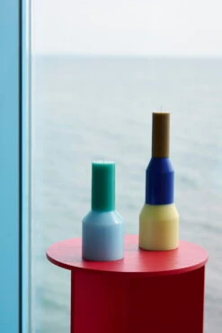Hay Pillar Kerze, L, Limettengelb -Innendekorationen Pillar Candle S Tall light blue Pillar Candle L lime yellow Slit Table Wood Round High candy red wb lacquered oak