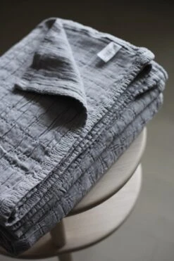 Aava Bettüberwurf, 200 X 260 cm, Dunkelgrau 11 Aava Bettüberwurf, 200 X 260 cm, Dunkelgrau -Innendekorationen aava harmaa