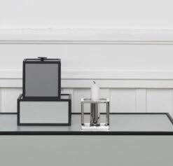 By Lassen Kerzenhalter Kubus 1, Vernickelt -Innendekorationen byLassen Kubus 1 Nickel closeup Frame Lifestyle High Res test