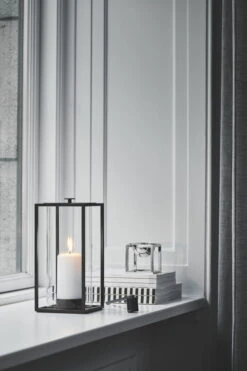 By Lassen Light'In Laterne, Groß, Schwarz -Innendekorationen byLassen LightIn Kubus Bowl Mini Nickel 4