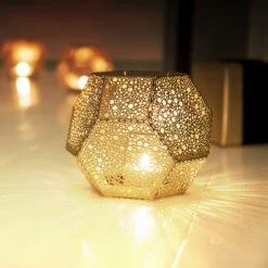 Tom Dixon Etch Kerzenhalter, Messing 10 Tom Dixon Etch Kerzenhalter, Messing -Innendekorationen etch 1