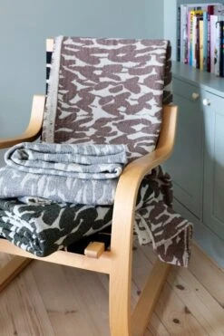 Jäkälä Decke, Weiß - Braun 9 Jäkälä Decke, Weiß - Braun -Innendekorationen lapuankankurit jakala blankets 0